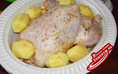 Цыпленок тушеный с овощным гарниром в утятнице