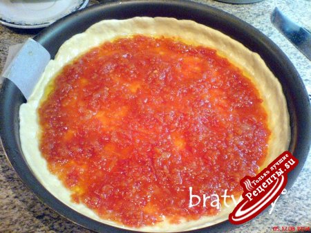 Chicago Style Pizza at Pizzeria Uno - пицца, которая мне очень понравилась на youtube.com