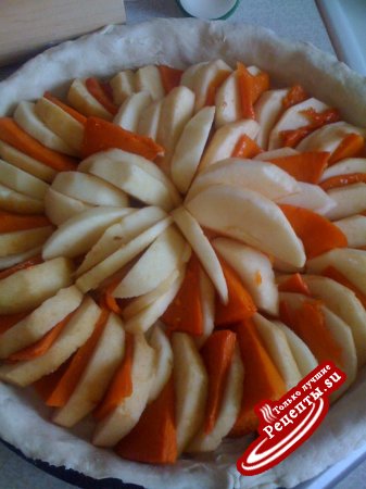 Пирог "радужный" с тыквой и яблоками