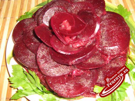 Тёплый салат из свеклы"Чёрная роза"