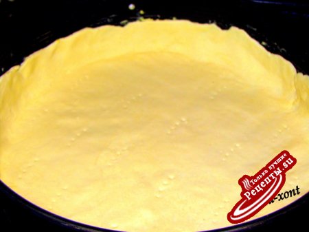 Пирог с начинкой из хурмы с кремом.