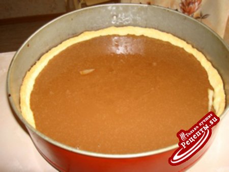 Пирог с грушей под шоколадной карамелью
