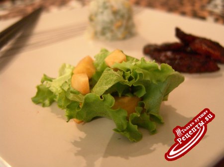 Горячий азиатский салат