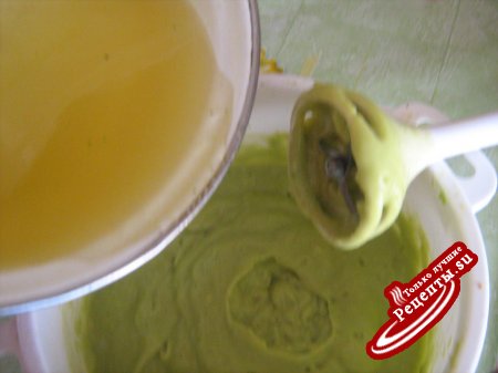 Бархатный суп-пюре из авокадо.