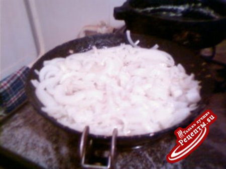 Киш с пасхальными яйцами