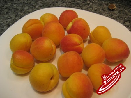 Булочки с фаршированными абрикосами