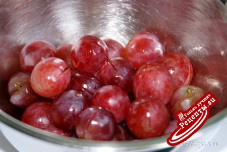 Сырные шарики с виноградом