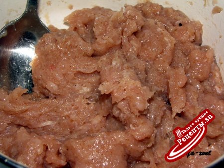 Куриные зразы с сухофруктами и гарниром из печёных перцев