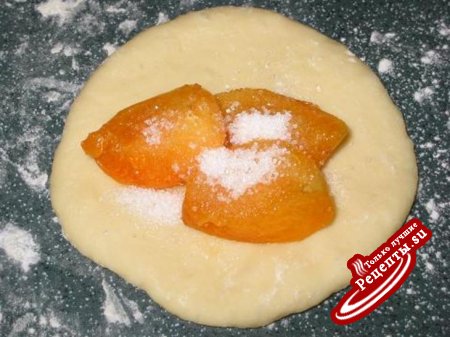 открытые пирожки с абрикосами