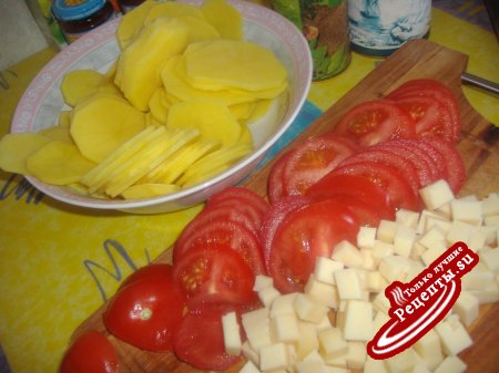 Картофельная запеканка с помидорами и сыром!