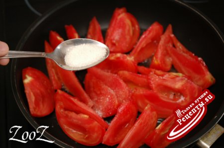Салат с жареными томатами