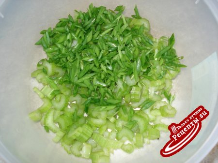 Салат из сельдерея с тунцом
