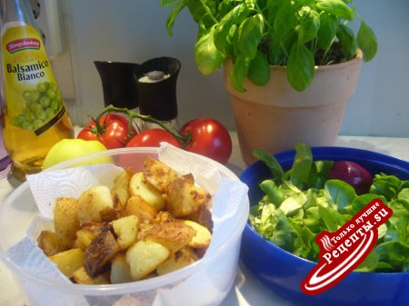 Картофельный салат с помидорами
