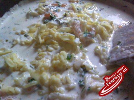 Спагетти с малосольной сёмгой, икрой и сливочно-сырным соусом «Навеяло!».