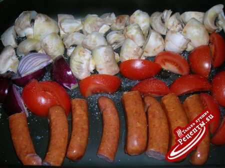 Теплый салат с баклажанами, макаронами и грибами ( вкусный , полноценный ужин)