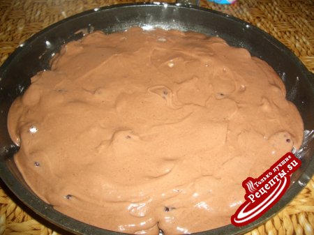 Шоколадный пирог с ягодами