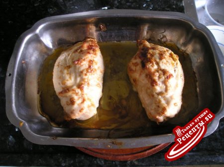 Фаршированная куриная грудинка, запеченная в духовке