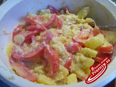 Картофельный салат с помидорами и руколой