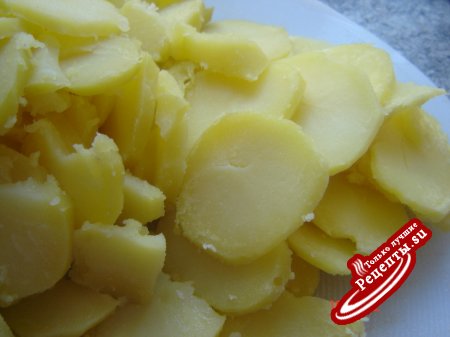 Салат картофельный с солёными огурчиками