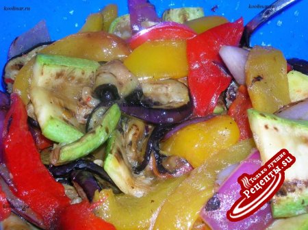 Бризоль из рыбы с овощами гриль в базиликовом соусе