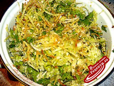 Витаминный салат с зеленой редькой