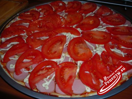 Пицца (сыр,помидоры,сосиски )