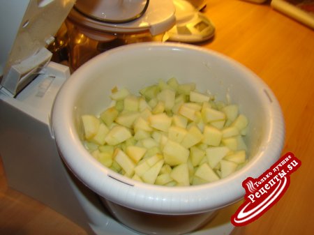 Творожник яблочный с ягодами (на манке)