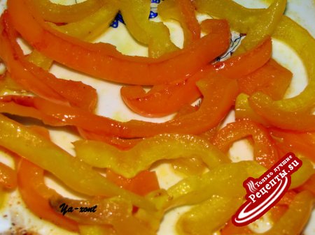 Куриные зразы с сухофруктами и гарниром из печёных перцев