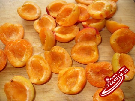 Пирог " Шалунья " (с абрикосами и смородиной)