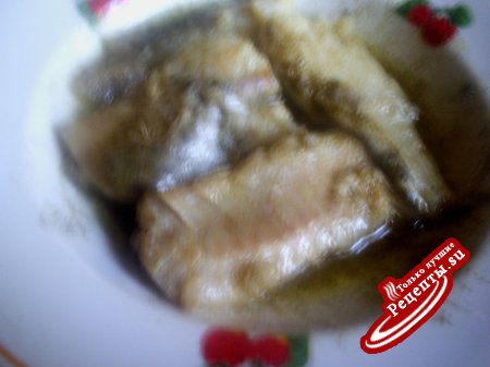 Жареная рыба в маринаде с жареной картошкой