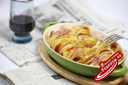 Тиан с картофелем, луком и ветчиной