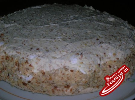 Торт "ДАРЬЯ" с клубникой, безе и взбитыми сливками