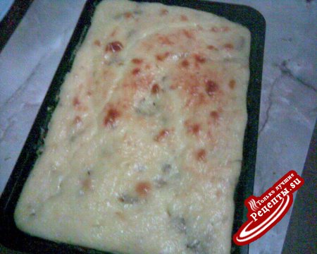 Пирог с шампиньонами и сыром