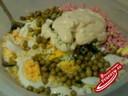 Cалат с макаронами.