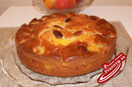 Пирог с персиками и орехами пекан
