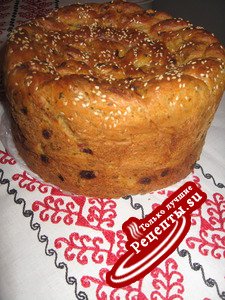 Ароматный хлеб с душистым маслом, травами и луком
