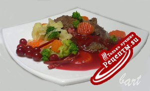 Баранина под калиновым соусом с перцем.