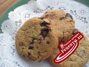 Chocolate Chip Cookies (Thin, Chewy & Puffy)