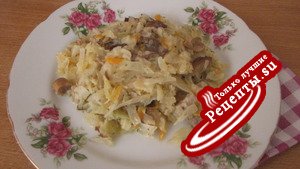 капустка тушеная с грибами и свининкой