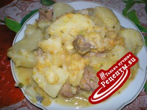 Картошка с мясом в гороховом соусе