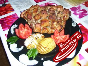 Мясо жаренное в духовке с картофелем