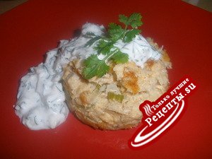 Нежный лососевый тимбаль со сливочно-укропным соусом
