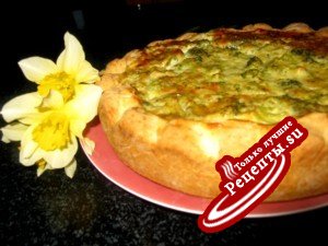 Открытый пирог с брокколи и сыром