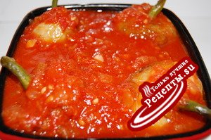 Перец жареный под томатным соусом