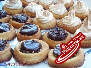 Птифуры "Ватрушки с шоколадным и белковым кремами"
