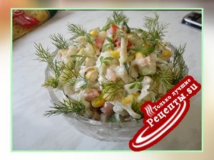 Рыбный салат с яблоком и овощами