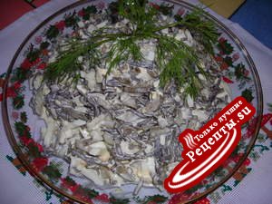 Салат из морской капусты с яйцами и маринованными огурцами (мой вариант)