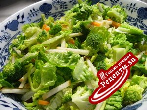 Салат легкий, витаминный „Похрустим“