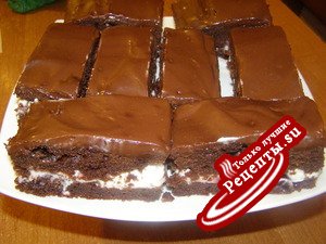 Шоколадно-вишнёвые пироженки