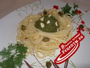 Спагетти с зеленым соусом и кешью